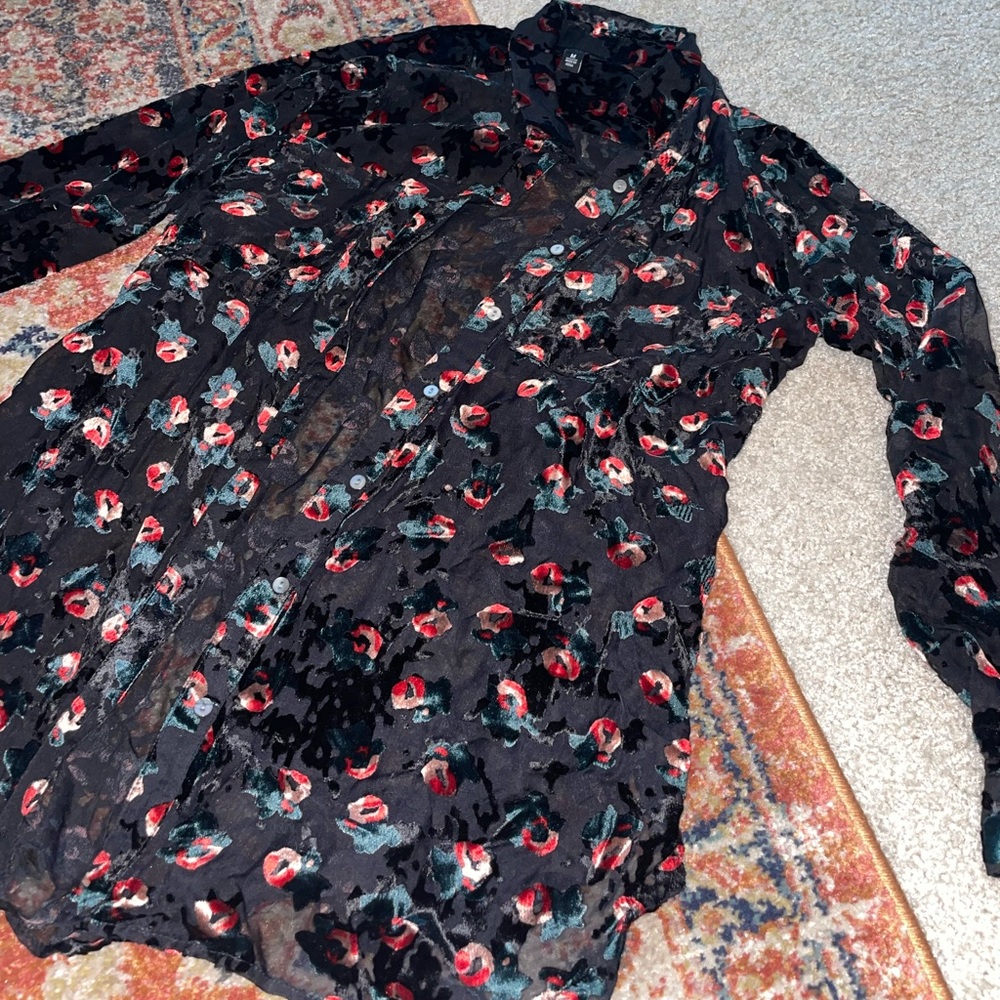 Cutest floral blouse!